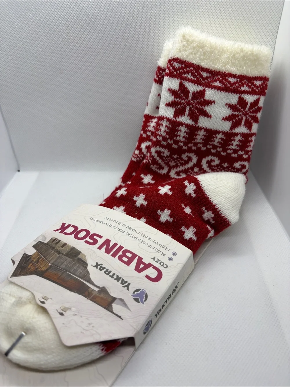NWT Yaktrax Women's Cabin Socks Red Cream Fair Isle Christmas Holidays Gift